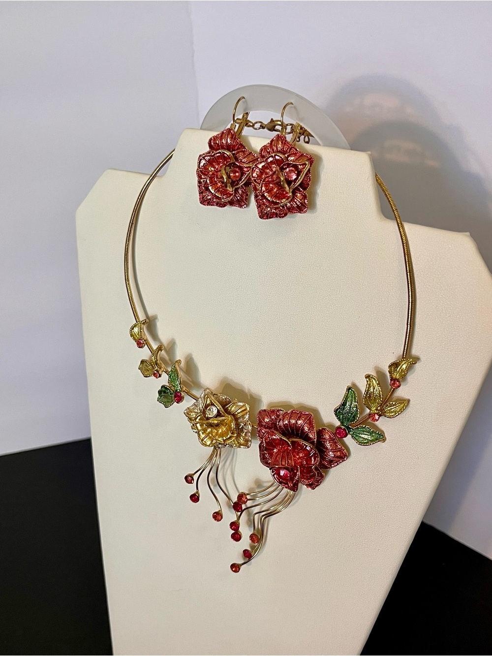 Vintage Floral Pink & Gold Statement Necklace & Earring Set - Picture 7 of 13